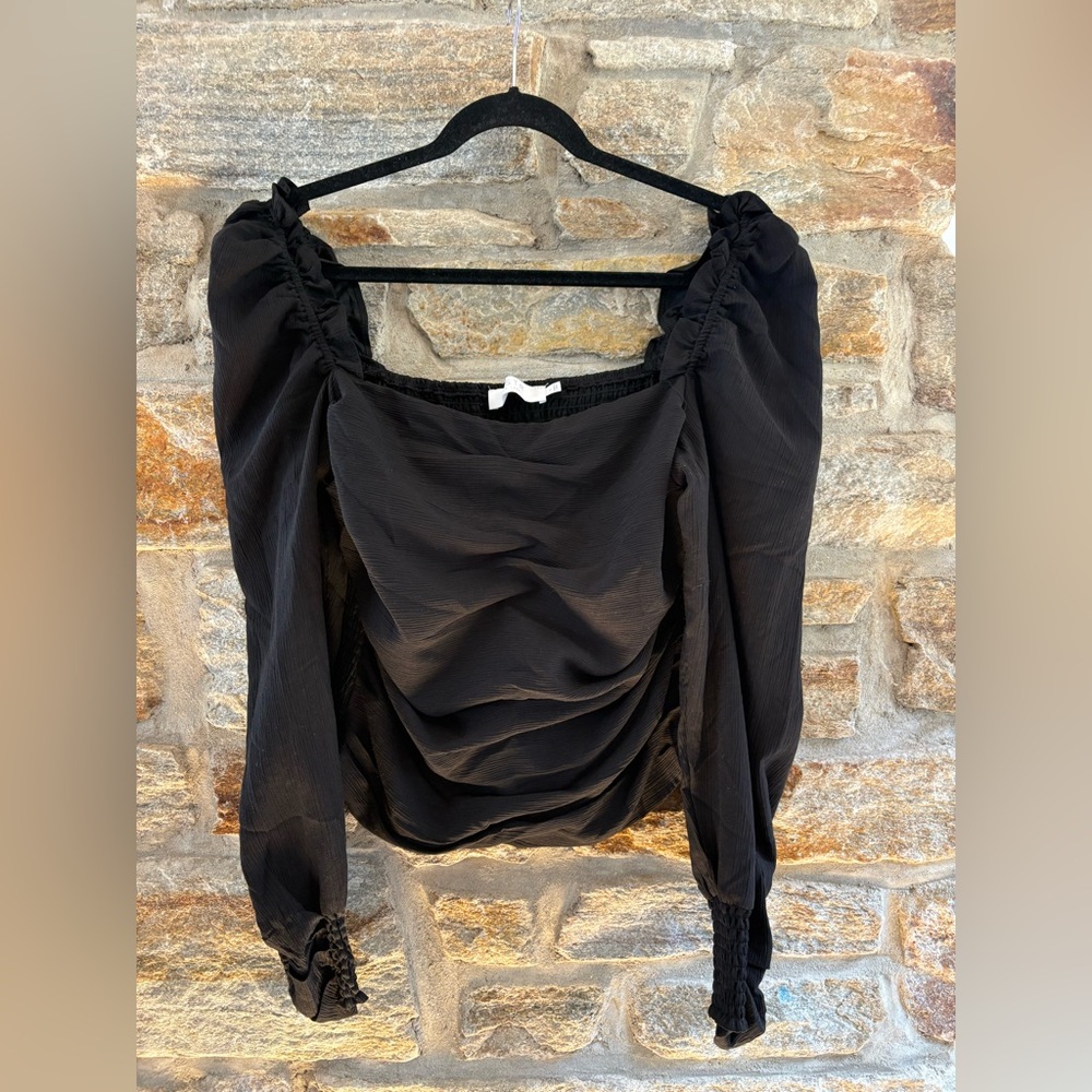 ASTR THE LABEL Black Ruched Sweetheart Neck Cropped Long Sleeve Blouse Size L